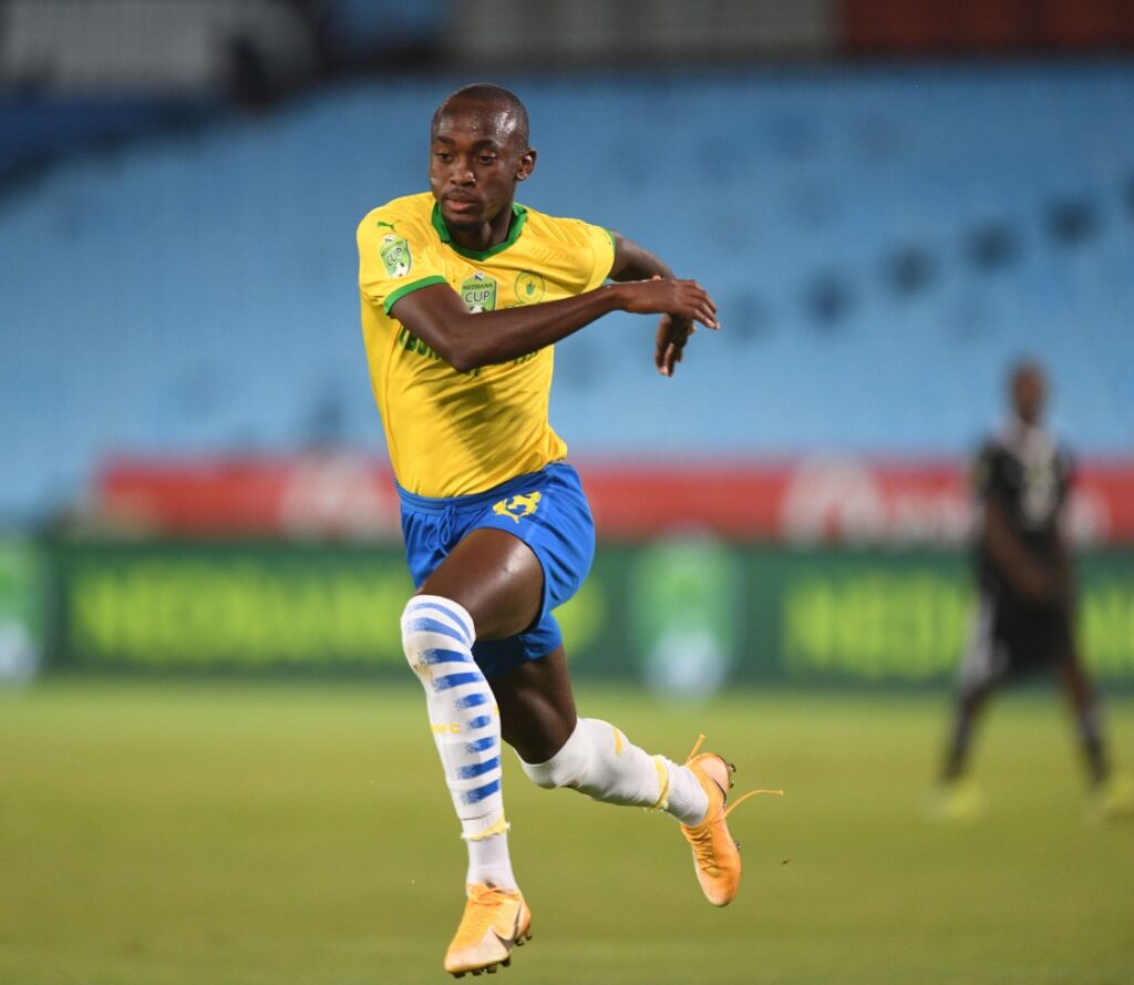 Kaizer Chiefs vs Mamelodi Sundowns: A Battle for Supremacy