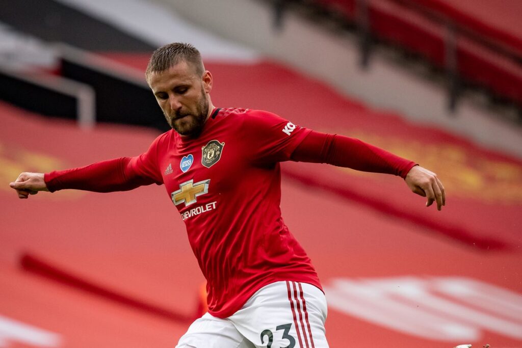 Manchester United beats Manchester City