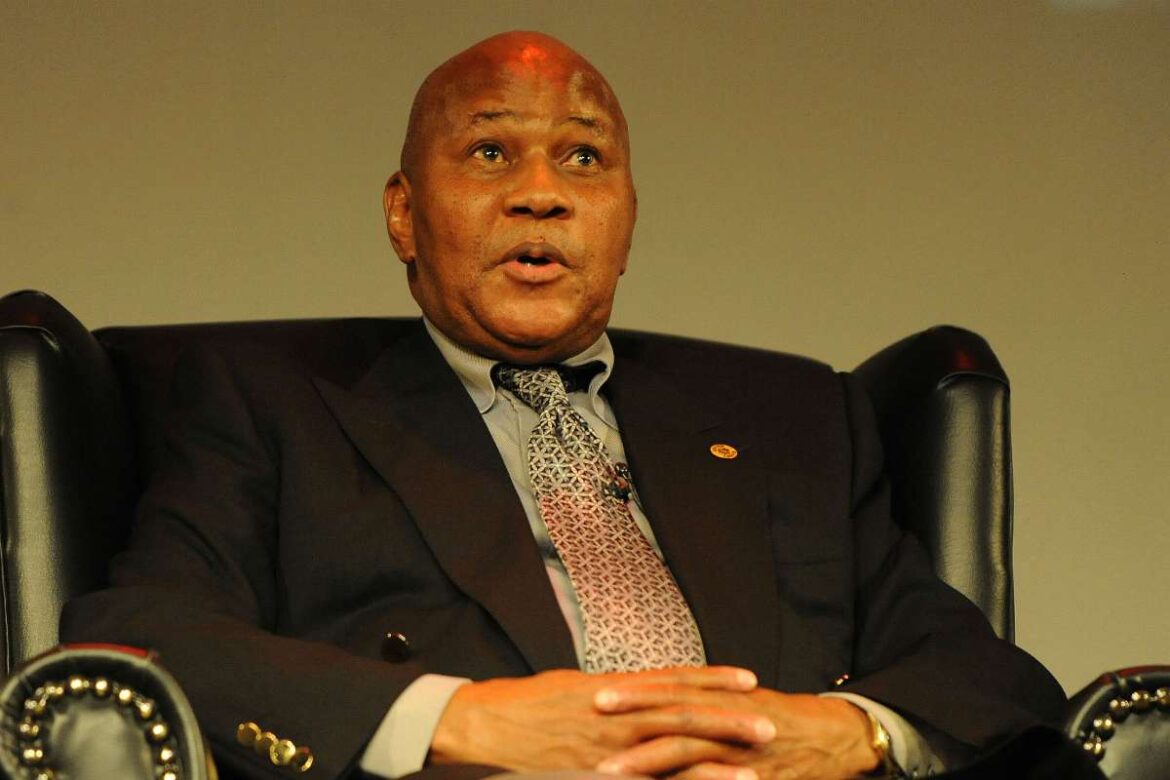 Junior Khanye behaves like a stepmother towards Kaizer Chiefs.