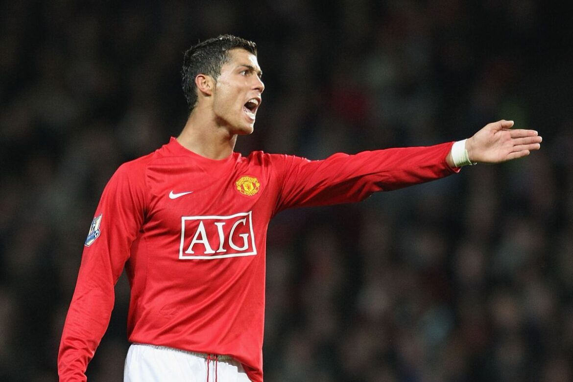 Manchester United agree to re-sign Cristiano Ronaldo