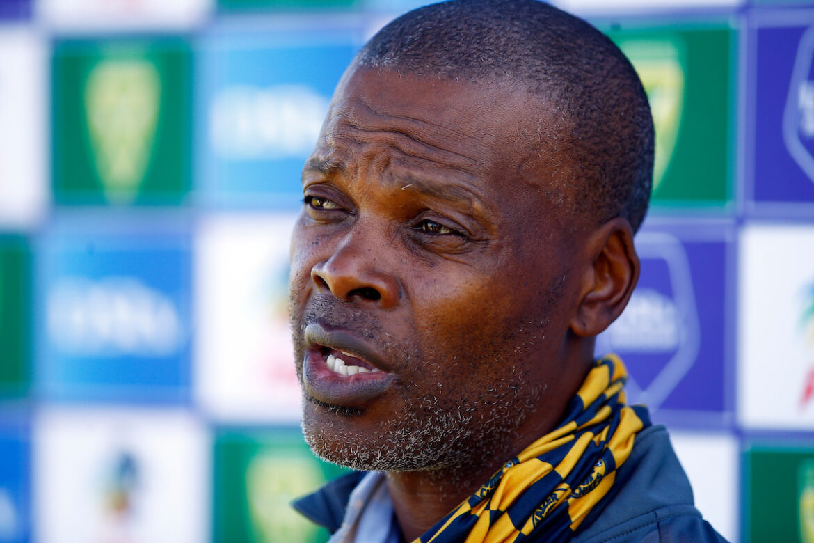 Arthur Zwane doesn't have Coaching qualifications ?